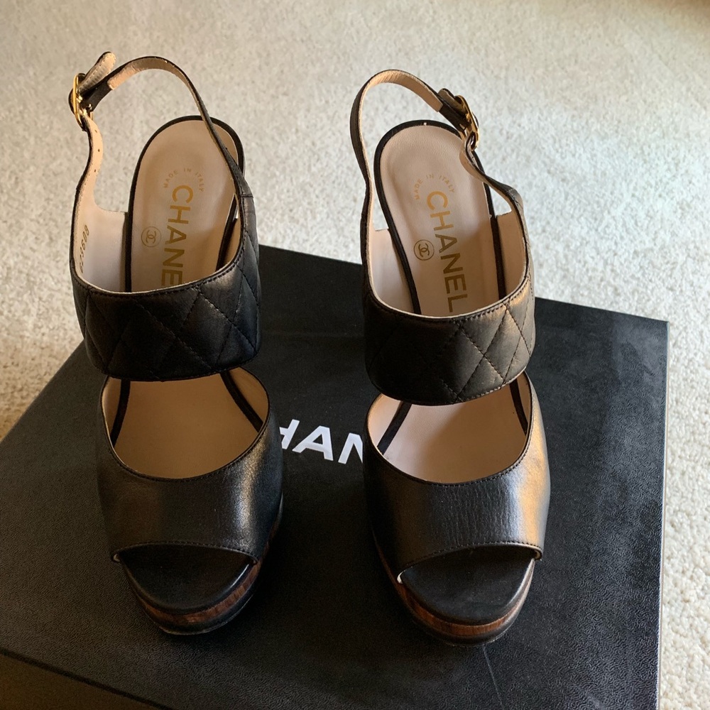 Chanel black quilted leather and wood sandals - Picture 3 of 7